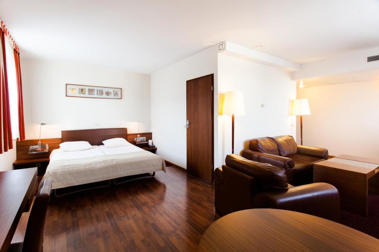 Отель Qubus Hotel Gliwice Гливице